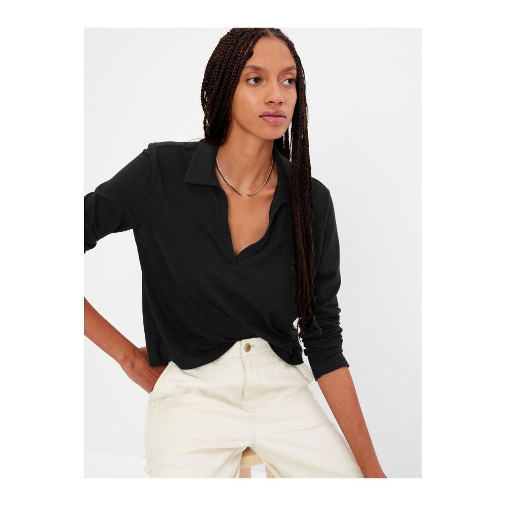 GAP Women’s Black Cropped v-Neck Long Sleeve Polo | Size Medium